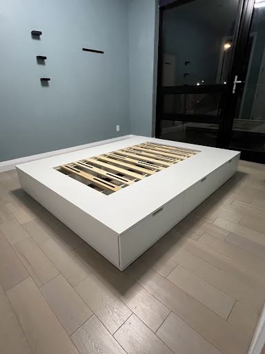 Furniture assembly
